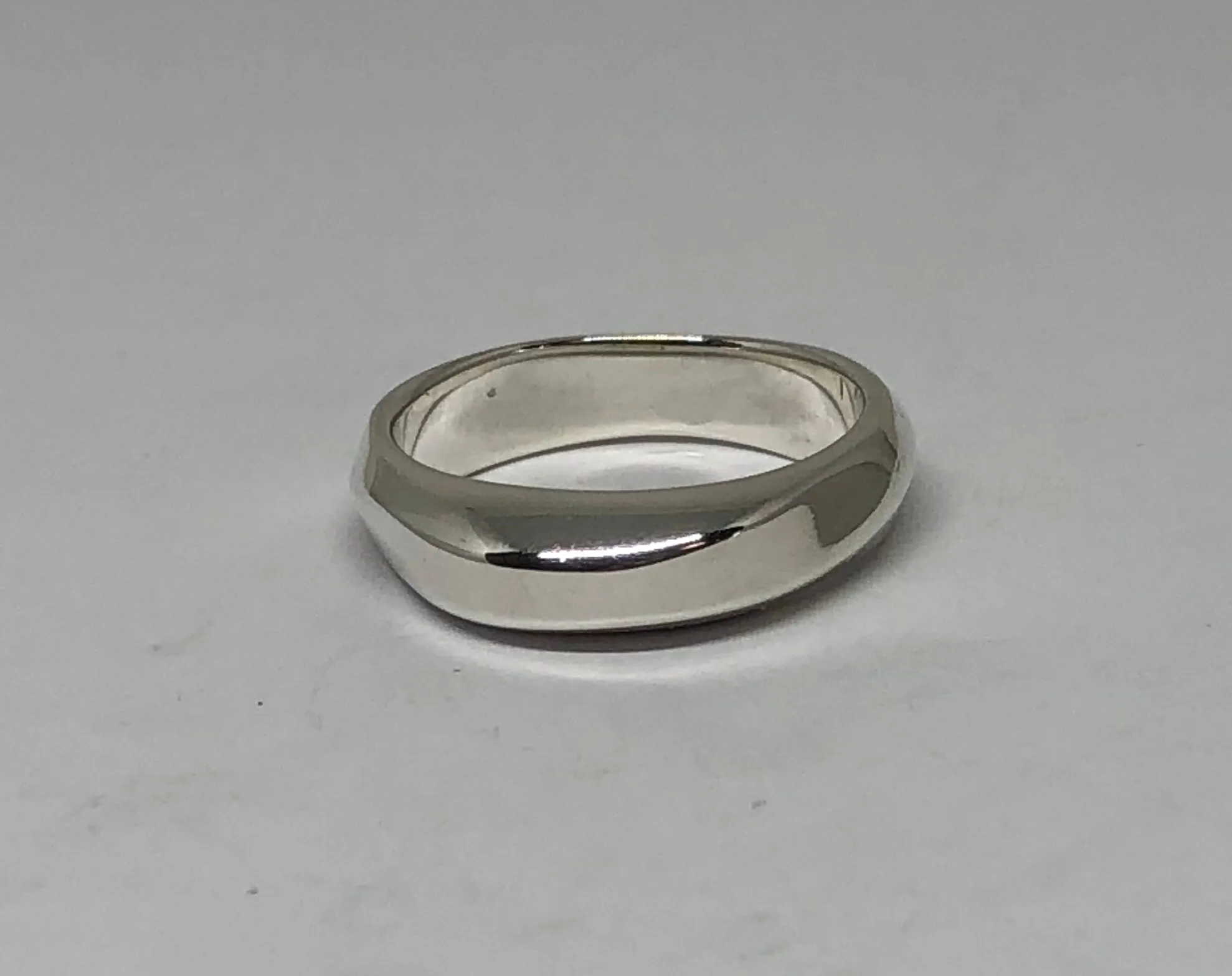 Tiffany & Co Sterling Silver 1999 Twist Dome Band Ring Size 8.25