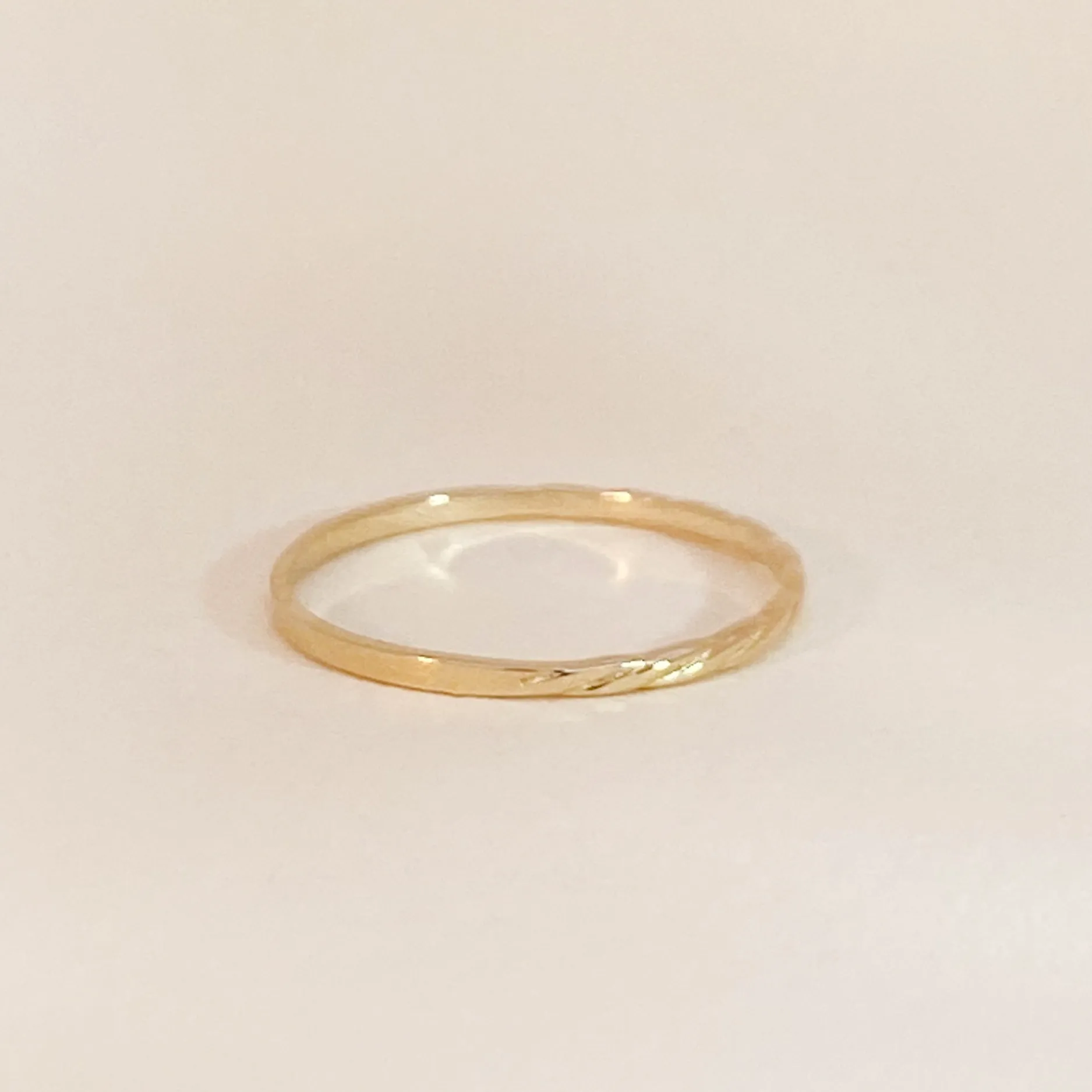Tiny Twist Ring