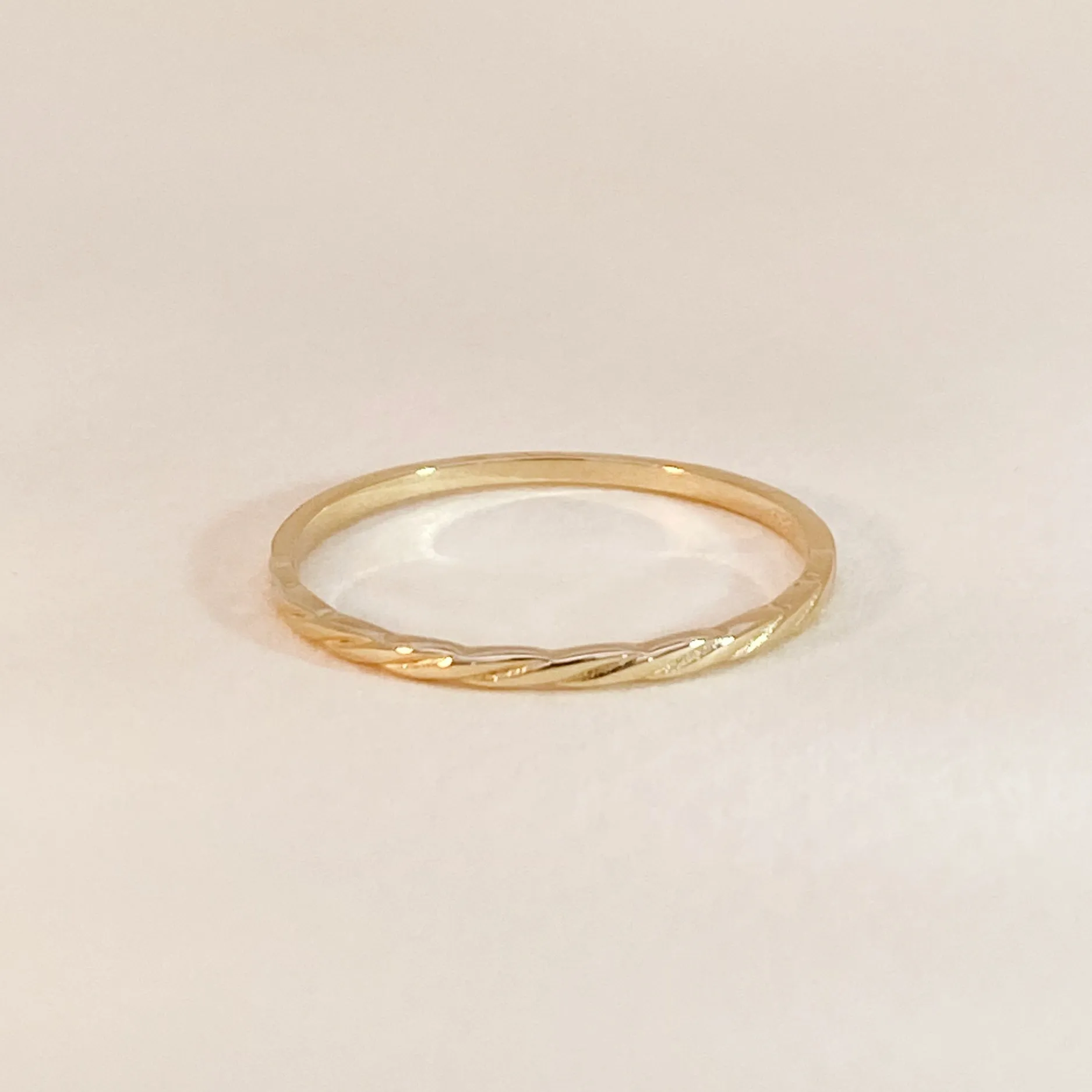 Tiny Twist Ring