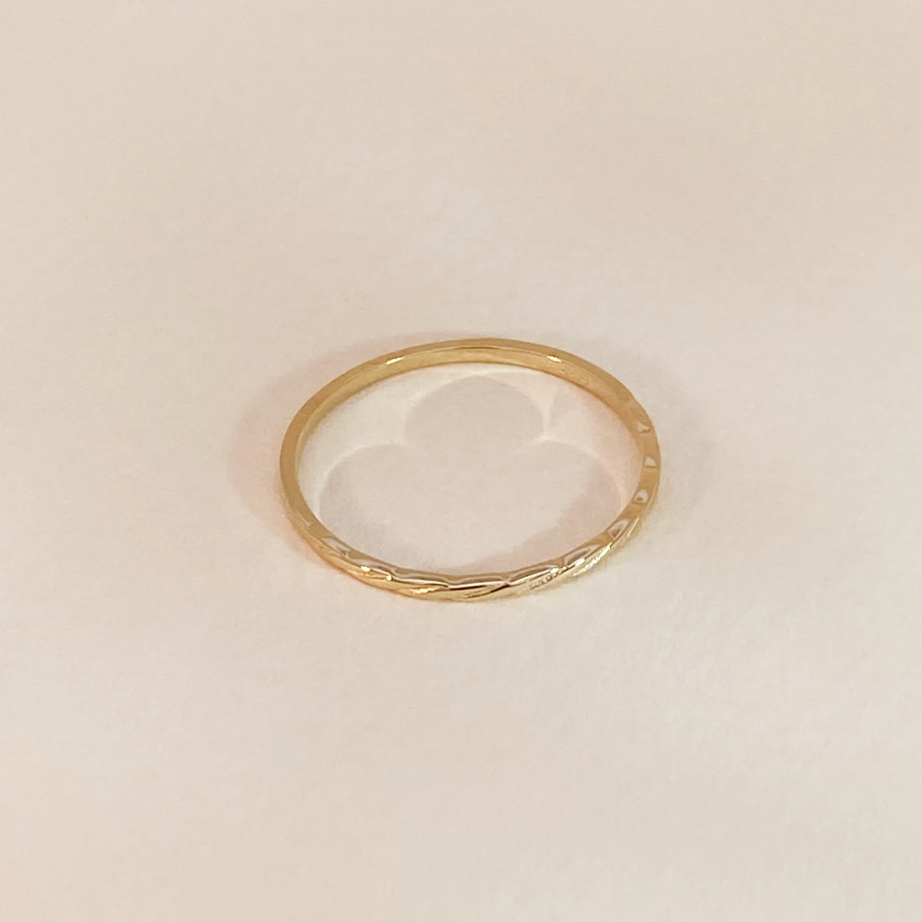 Tiny Twist Ring
