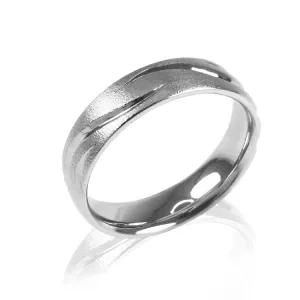 TITAN RING SCULPTURED FINE HAMMERED
