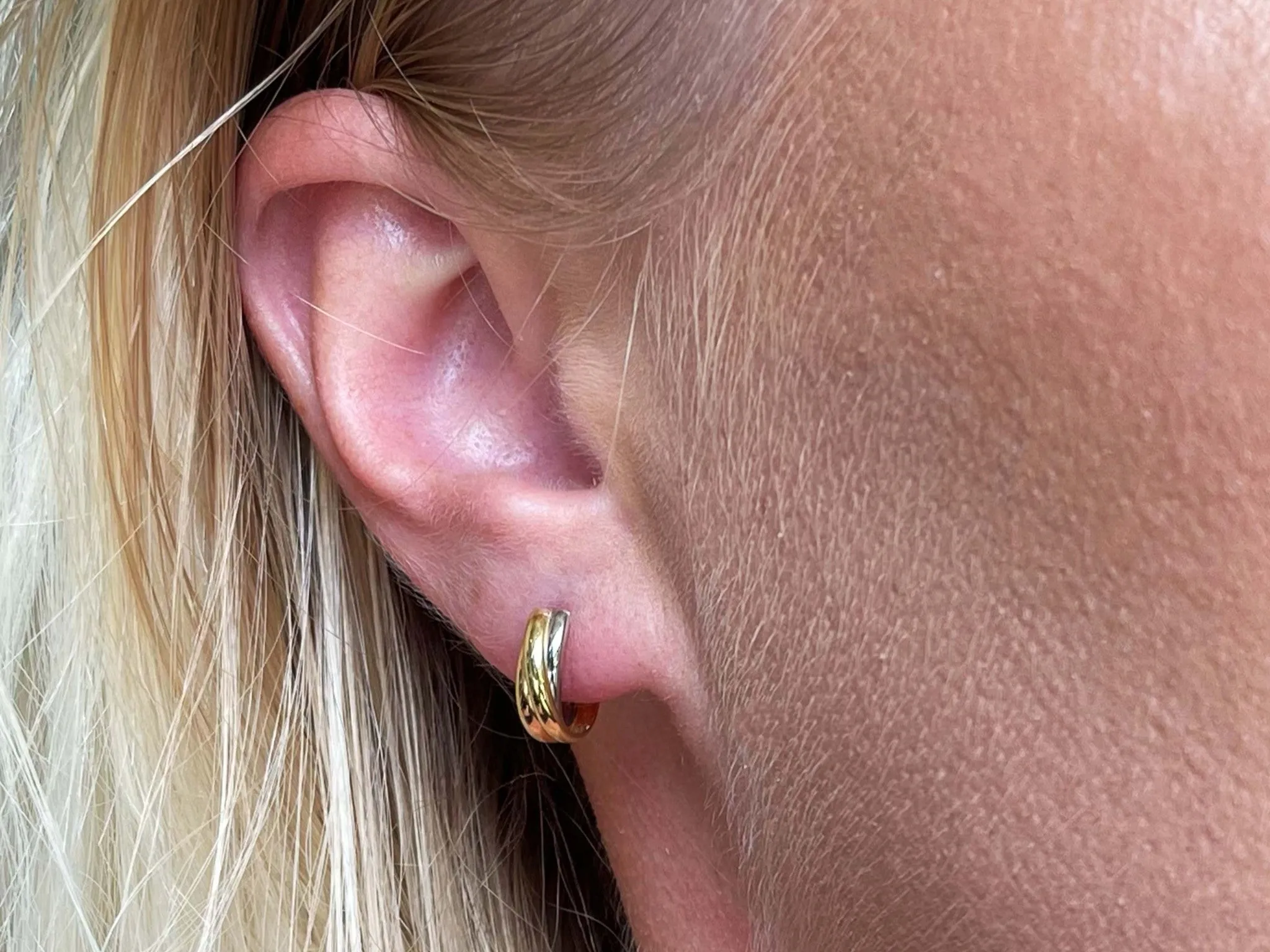 Trinity Three Toned Small Hoop Earrings 18k Gold and Platinum