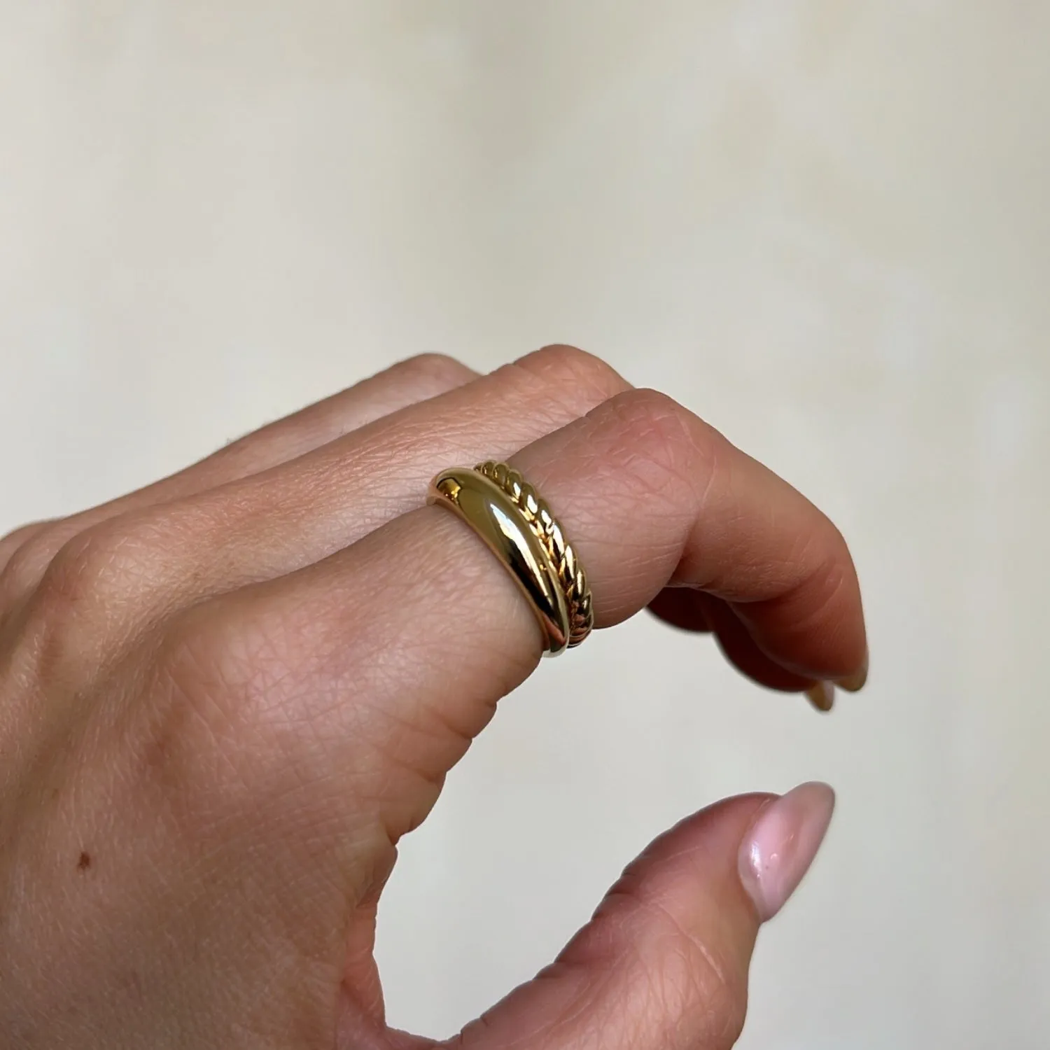 Twist Ring