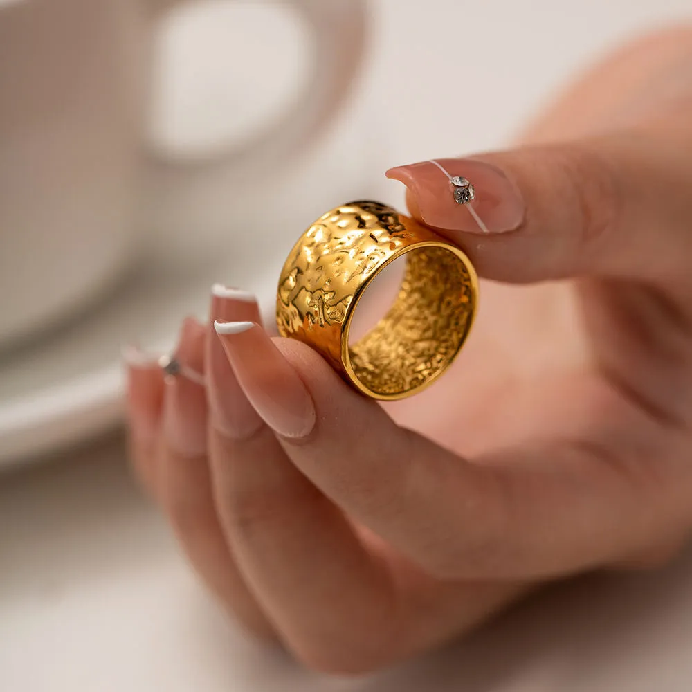 Unicus Hammered Ring Band