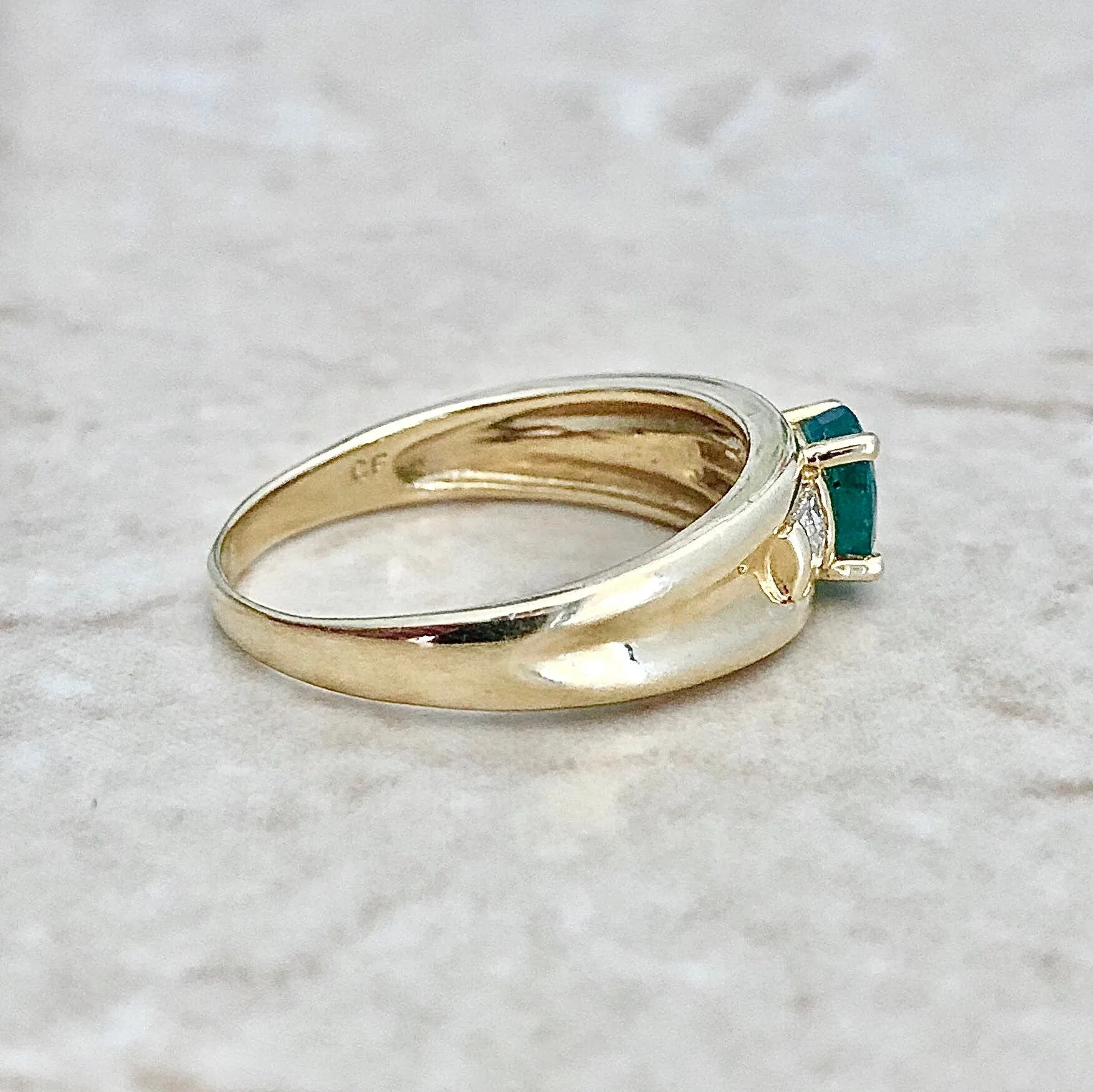 Vintage 18 Karat Yellow Gold Natural Emerald & Diamond Ring