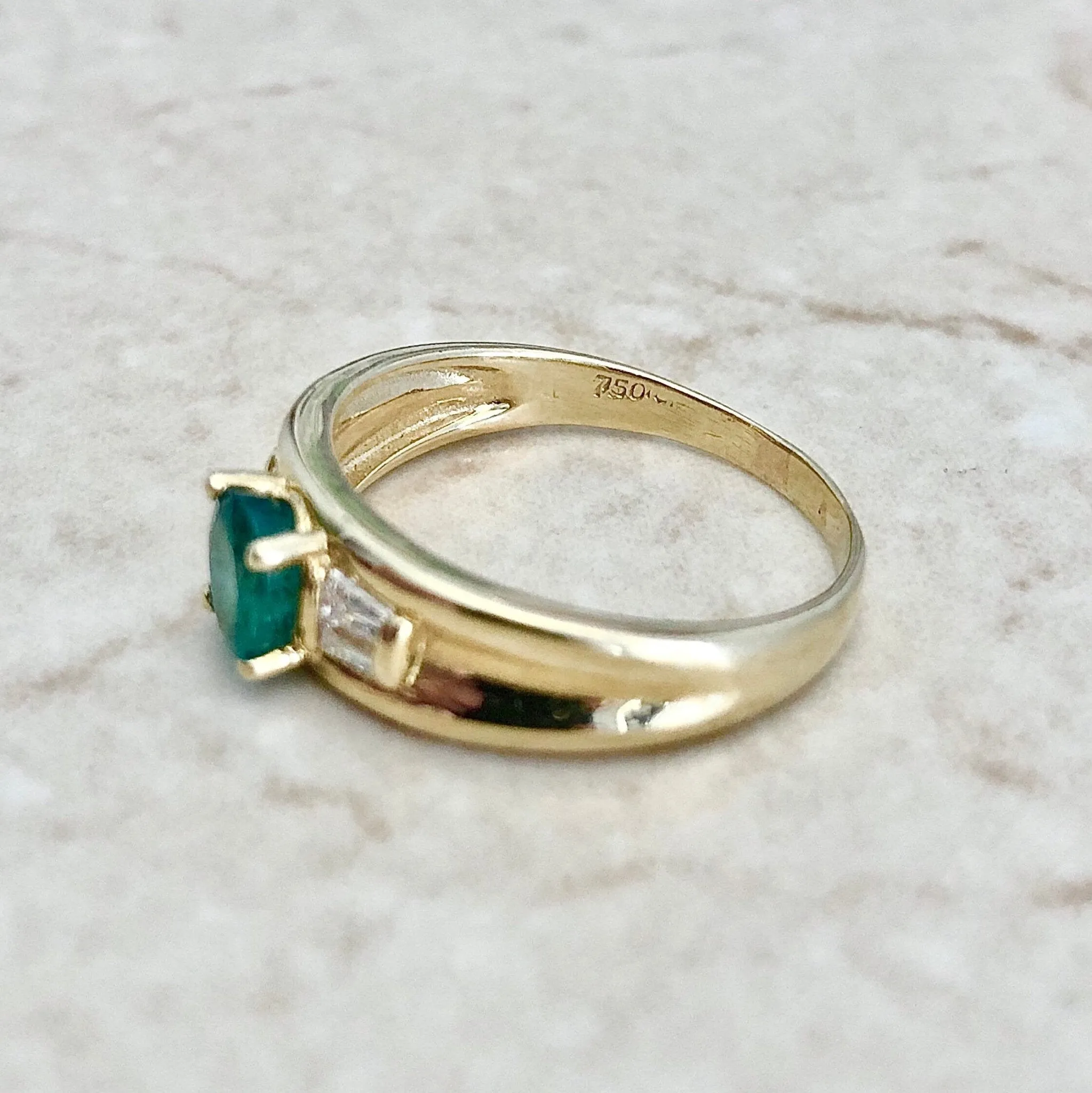 Vintage 18 Karat Yellow Gold Natural Emerald & Diamond Ring