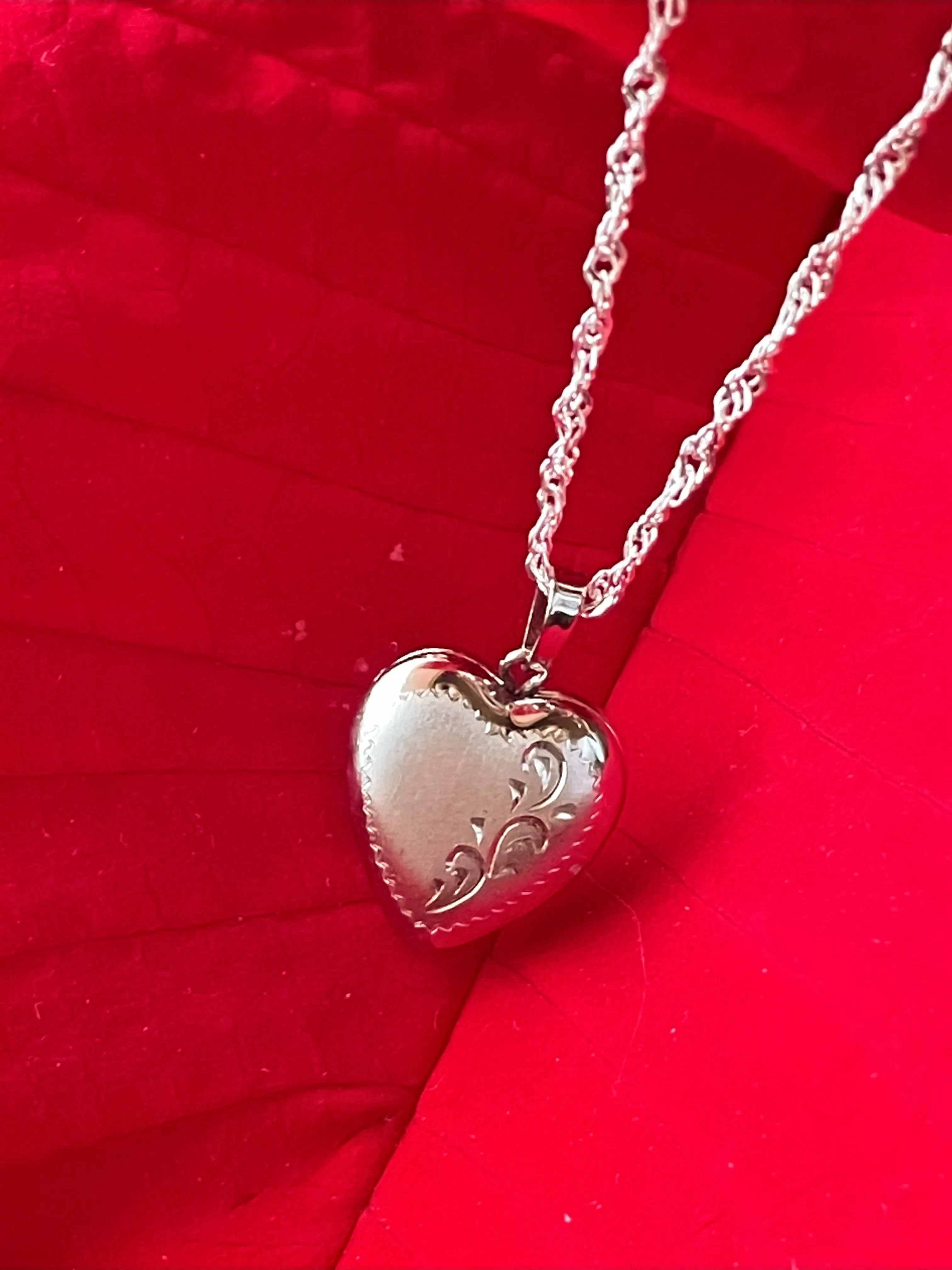 Vintage Sterling Silver Heart Locket Necklace