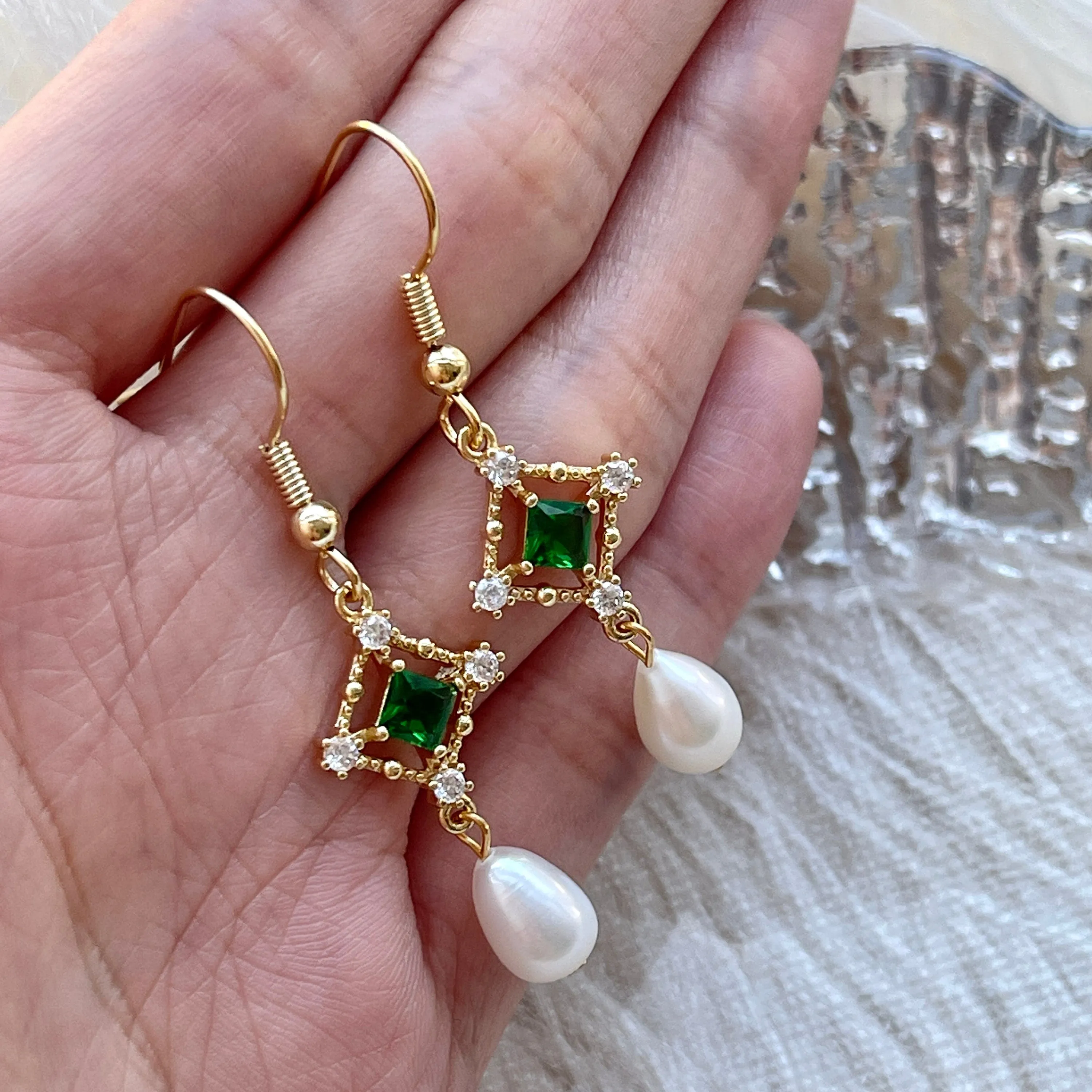 Vintage Style Emerald Natural Pearl Dangle Earrings